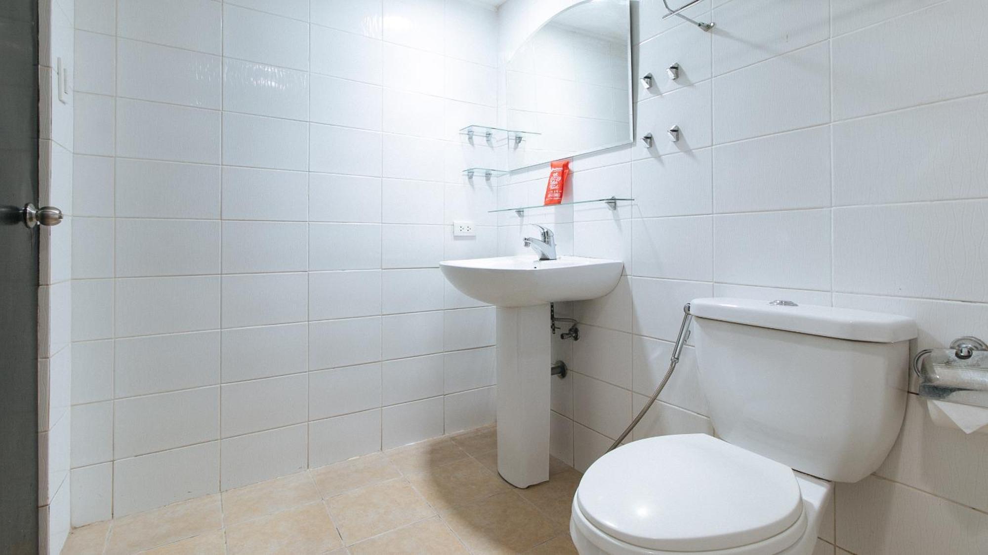 Reddoorz At Dbuilders Rooms Bangkal Makati Makati City Exteriér fotografie