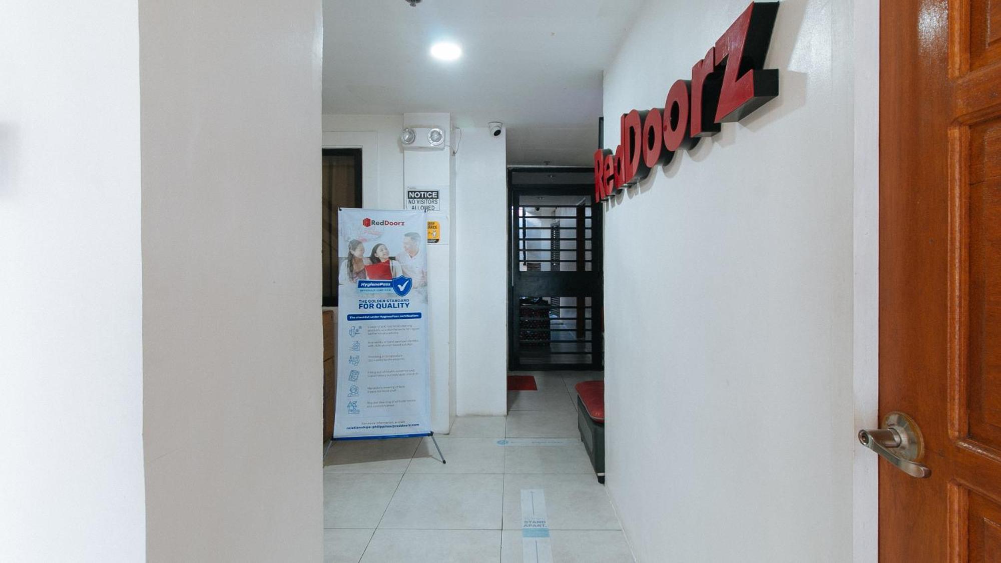 Reddoorz At Dbuilders Rooms Bangkal Makati Makati City Exteriér fotografie